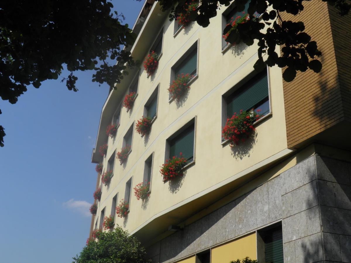 Hotel Ramoverde Боргоманеро Экстерьер фото